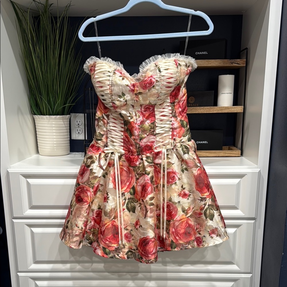AKIRA KEEP DREAMING WOMANS MINI DRESS XL Dress with Red and Cream Accents